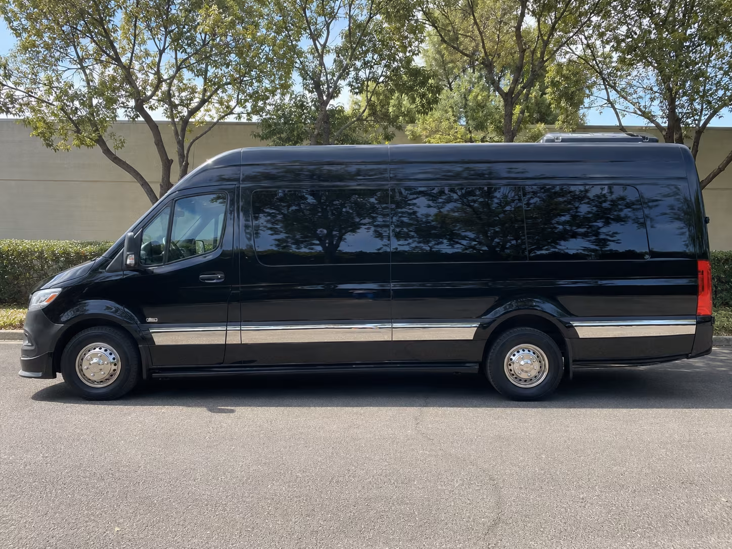 Fort Lauderdale Airport Shuttle & Transportation party bus exterior