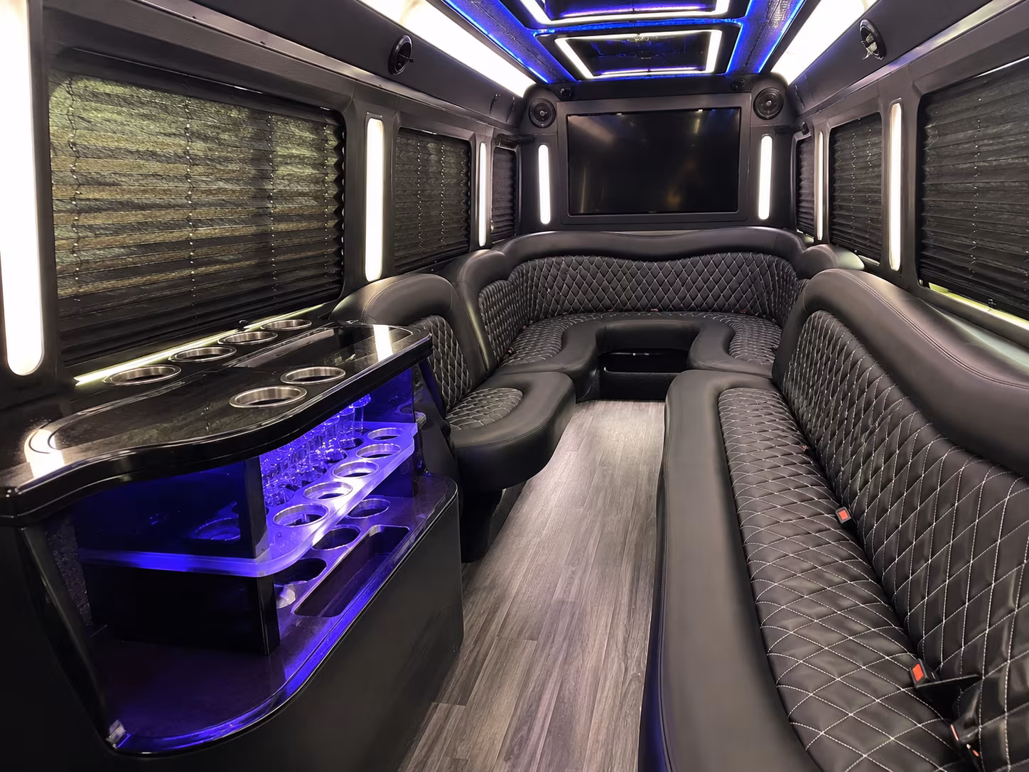 Fort Lauderdale Birthday, Sweet 16, & Quinceañera Transportation pickup coordination