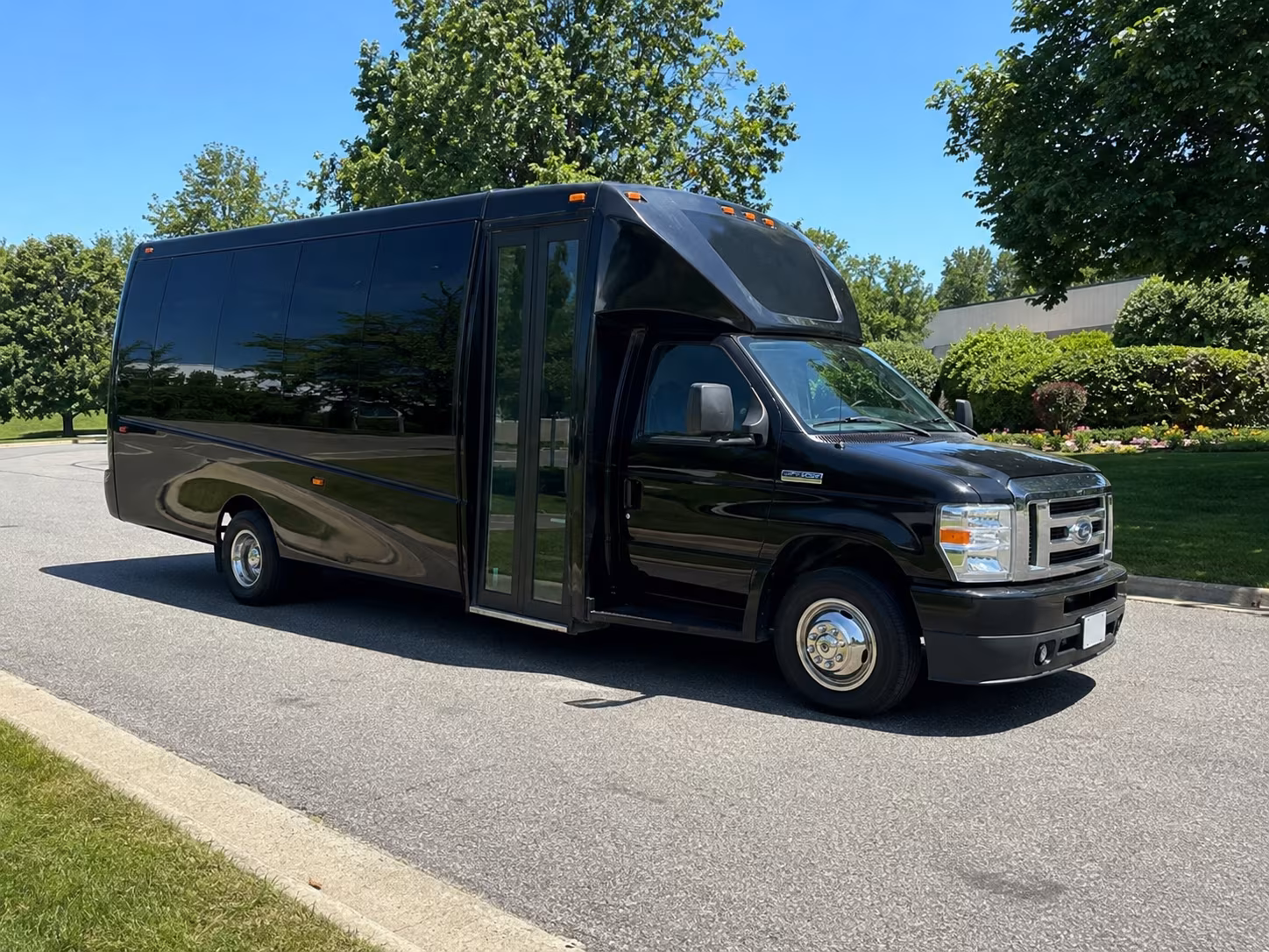 Fort Lauderdale Prom & Homecoming Transportation party bus exterior