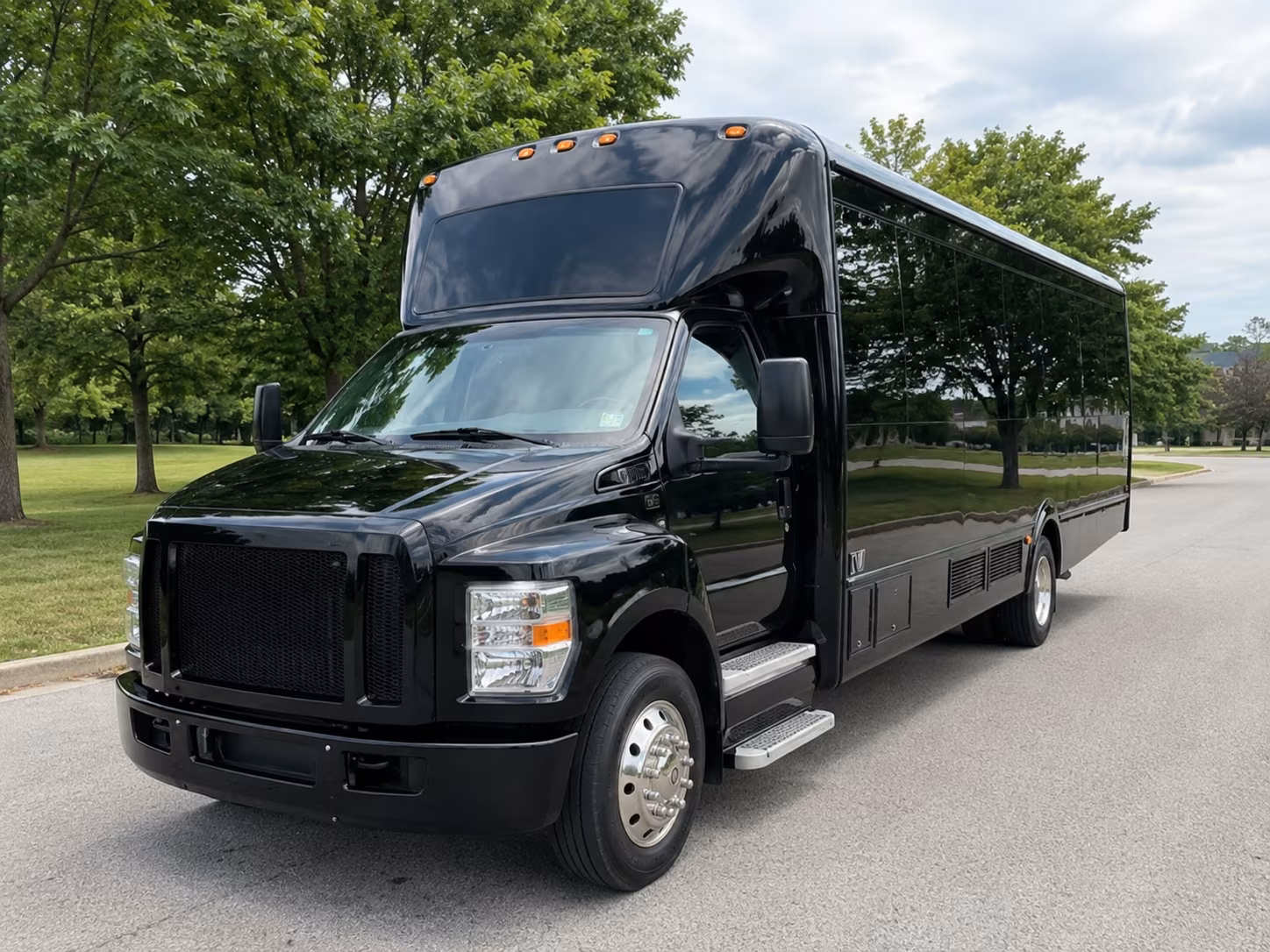 Hollywood Homecoming & Prom Party Bus Rentals