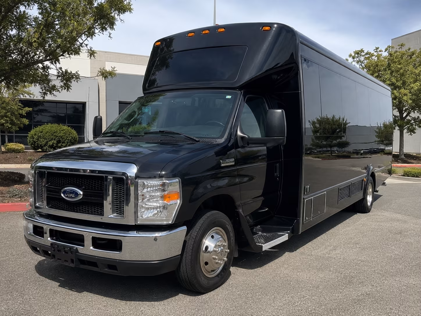 Hollywood Party Bus Rental